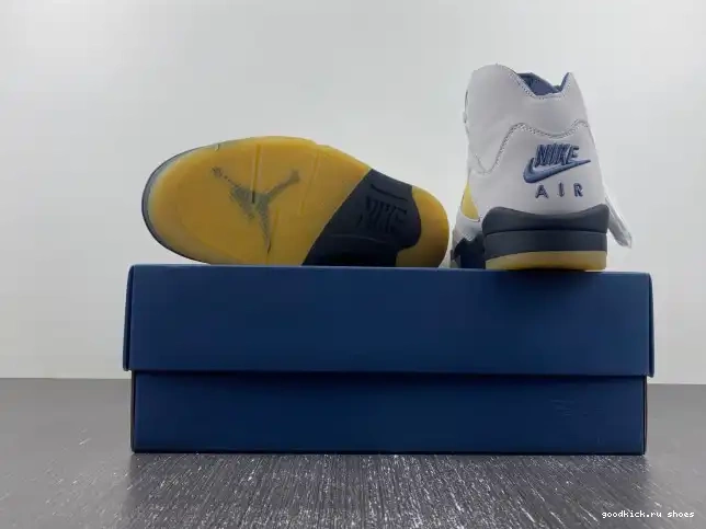 x FZ5758-004 Air Jordan WMNS 5 Ma Maniere A 0503